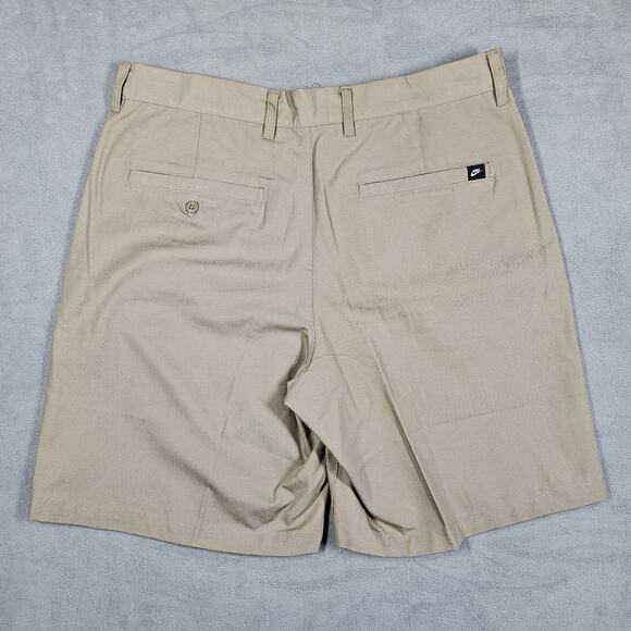Nike Club Chino Shorts Mens 32 Flat Front Khaki 100% Cotton Preppy School Golf - Picture 6 of 13